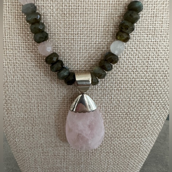Laborite & pink quartz bead necklace with pendant by Jay King - Picture 5 of 14